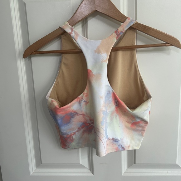 EUC athleisure set size XXL Old Navy watercolor floral. Crop tank and shorts set - Picture 7 of 11